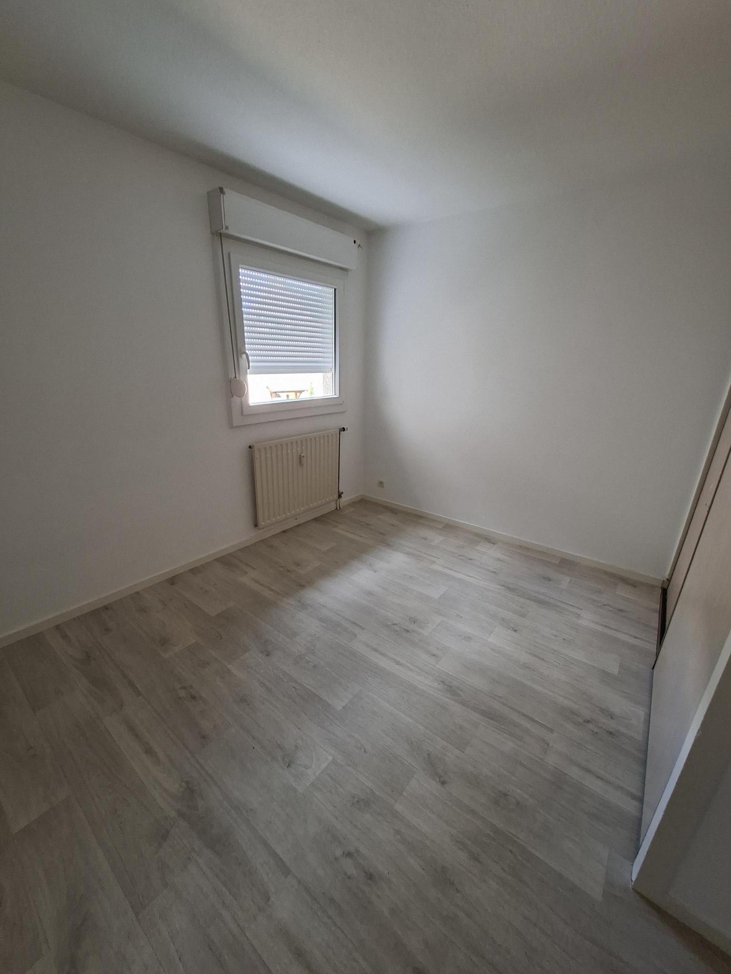 APPARTEMENT T3 CENTRE VILLE MONTCEAU