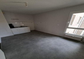 APPARTEMENT T3 CENTRE VILLE MONTCEAU