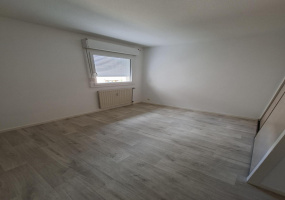 APPARTEMENT T3 CENTRE VILLE MONTCEAU
