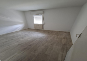 APPARTEMENT T3 CENTRE VILLE MONTCEAU