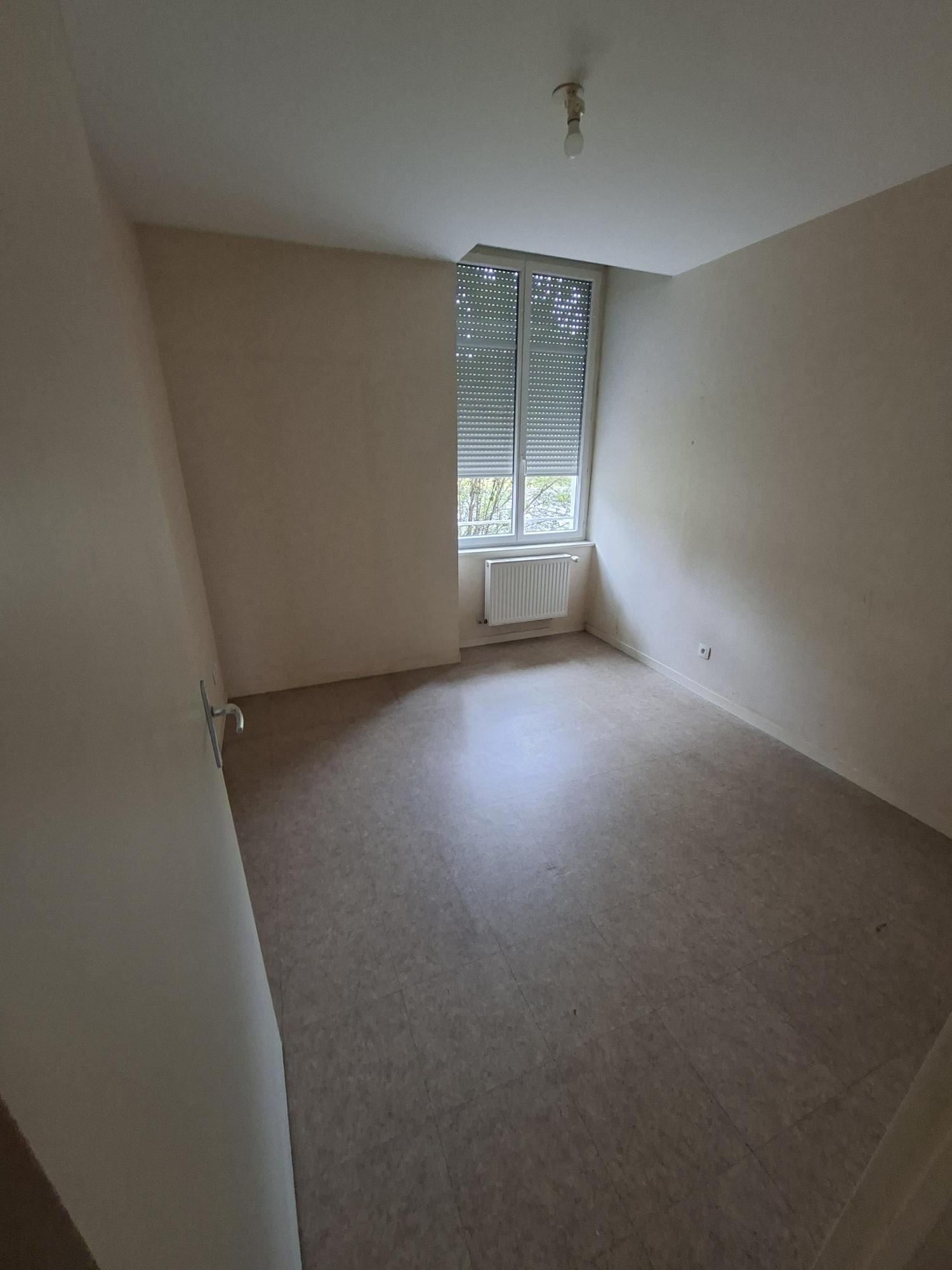 Appartement T4 CENTRE VILLE MONTCEAU