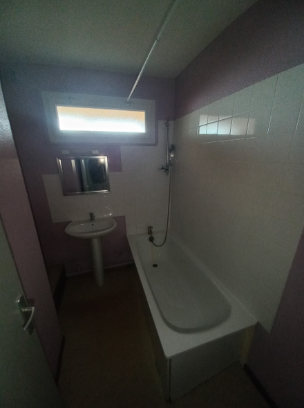 Appartement T3 - Cellier - Cave - Baignoire - 2 chambres - 3-ème étage - Chenôve 