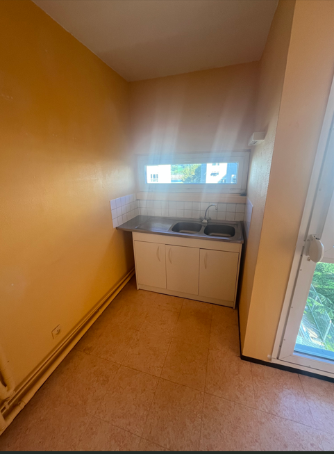 19 rue de la Résistance, 71300, MONTCEAU LES MINES, 1 Chambres Chambres , ,Appartement,Location ,rue de la Résistance,16299