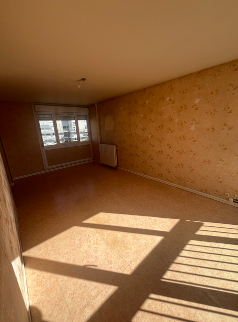 19 rue de la Résistance, 71300, MONTCEAU LES MINES, 1 Chambres Chambres , ,Appartement,Location ,rue de la Résistance,16299