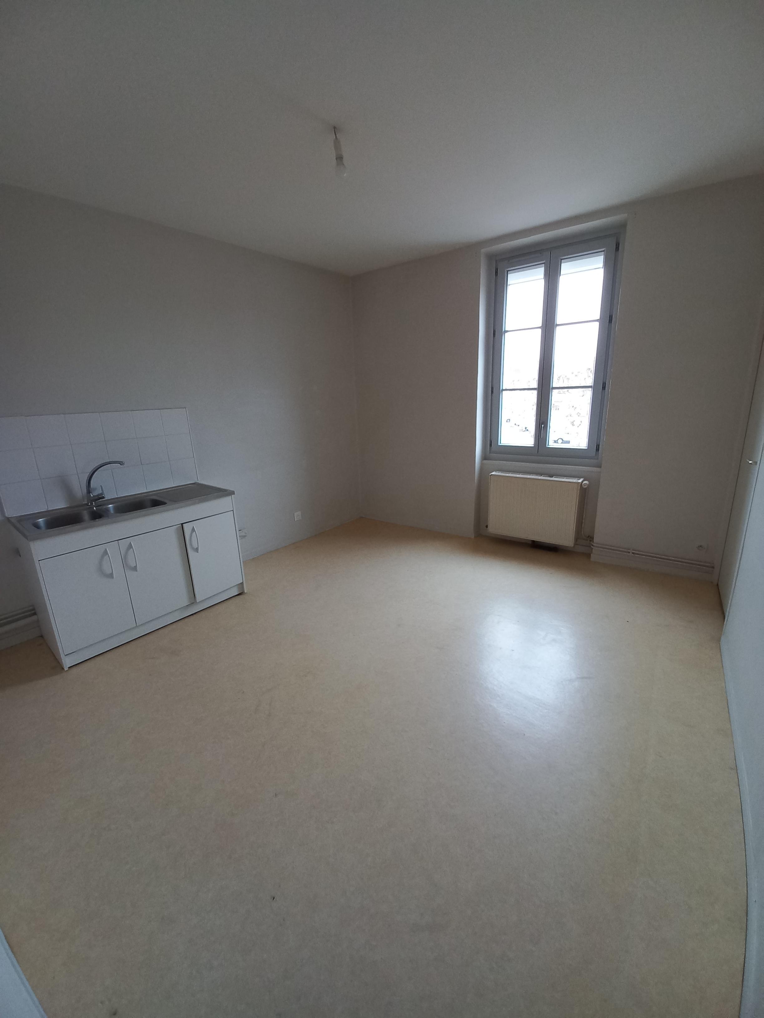 Appartement T3 CENTRE VILLE MONTCEAU