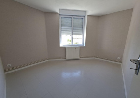 18 rue de la Gare, 71420, Génelard, 3 Chambres Chambres , ,Appartement,Location ,rue de la Gare,16865