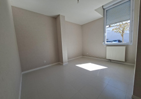 18 rue de la Gare, 71420, Génelard, 3 Chambres Chambres , ,Appartement,Location ,rue de la Gare,16865