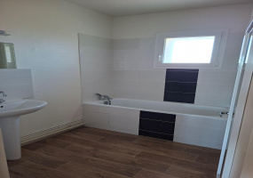 Dans la résidence Le Panoramique à MARCIGNY, Appartement T3BIS à Louer