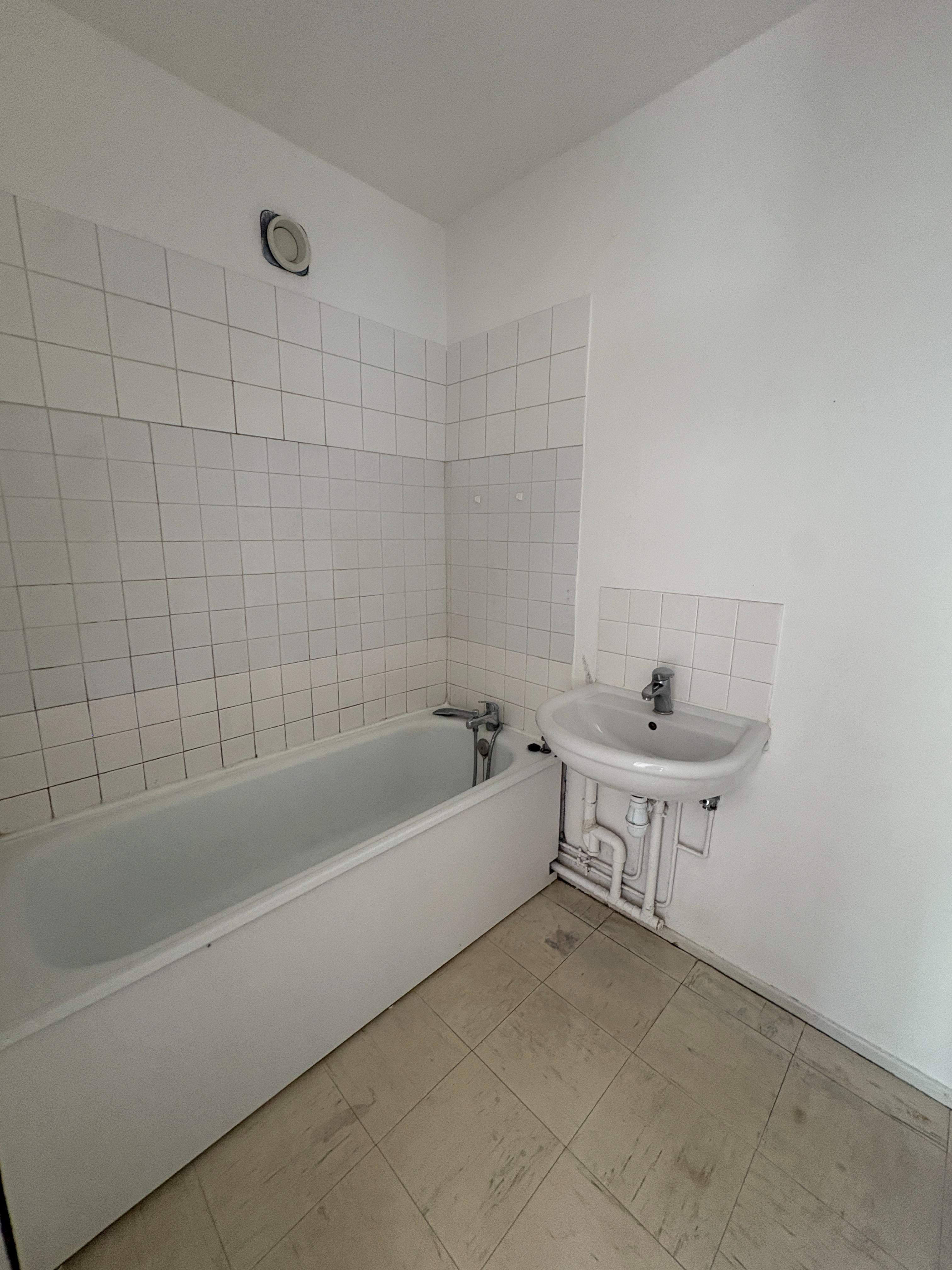  BT E ALLEE JACQUES PREVERT 58500 CLAMECY