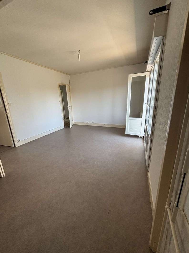 20 RUE ROMAIN ROLLAND, 58000, NEVERS, 2 Chambres Chambres , ,Appartement,Location ,RUE ROMAIN ROLLAND,3,ROMAN ROLLAND